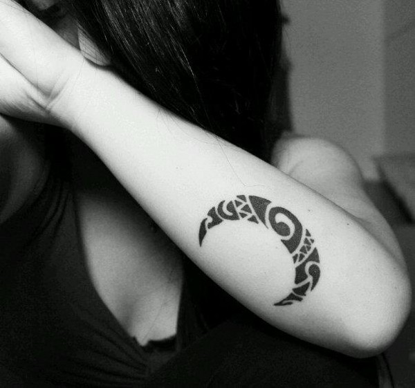 Alessandra - Maori moon tattoo photo
