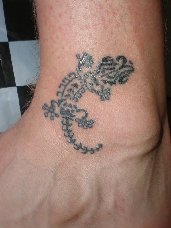 Guy - Maori gecko tattoo