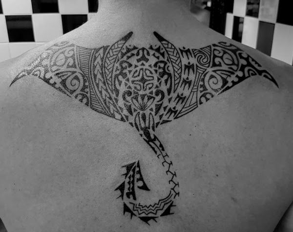 Hzzl - Back manta tattoo photo