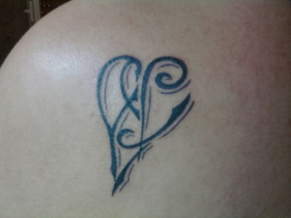 Lucia - A+L heart tattoo photo